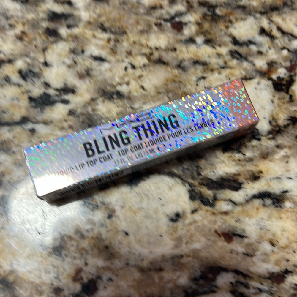 ✔️💕MAC Bling Thing Deliciously Disruptive Liquid Top Coat - Picture 9 of 10